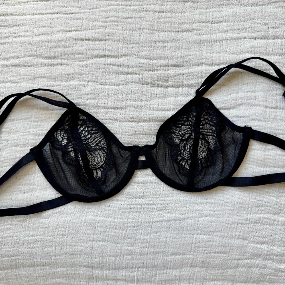 30D Bluebella Black Lace Strappy Bra